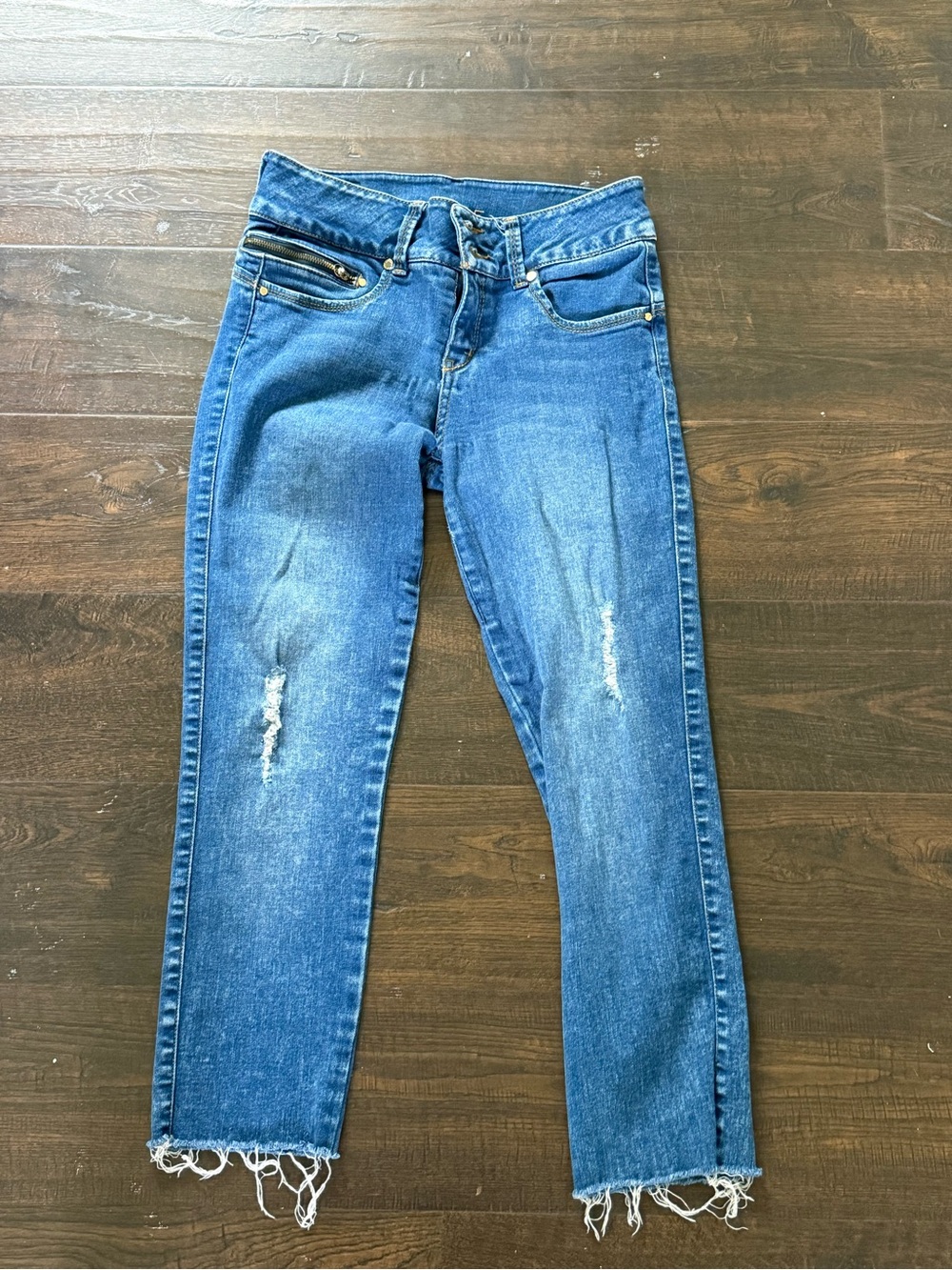 Women’s Blue Distressed Straight-Leg Jeans